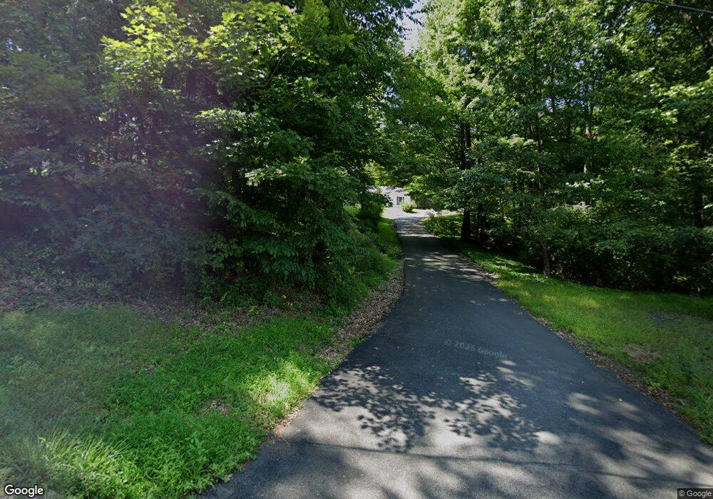 401 Buckhorn Dr, Belvidere, NJ 07823 - photo 1