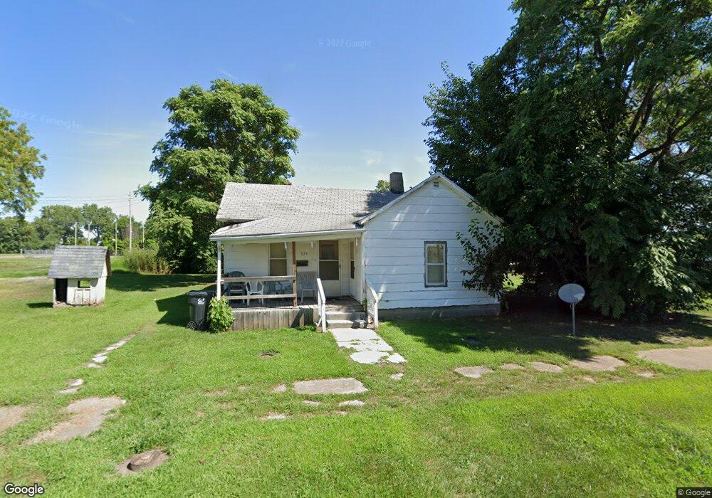 525 W End Place, Moberly, MO 65270 - photo 1