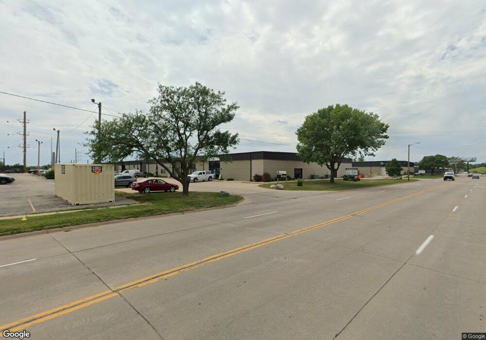 835 33rd Ave SW, Cedar Rapids, IA 52404 - photo 1