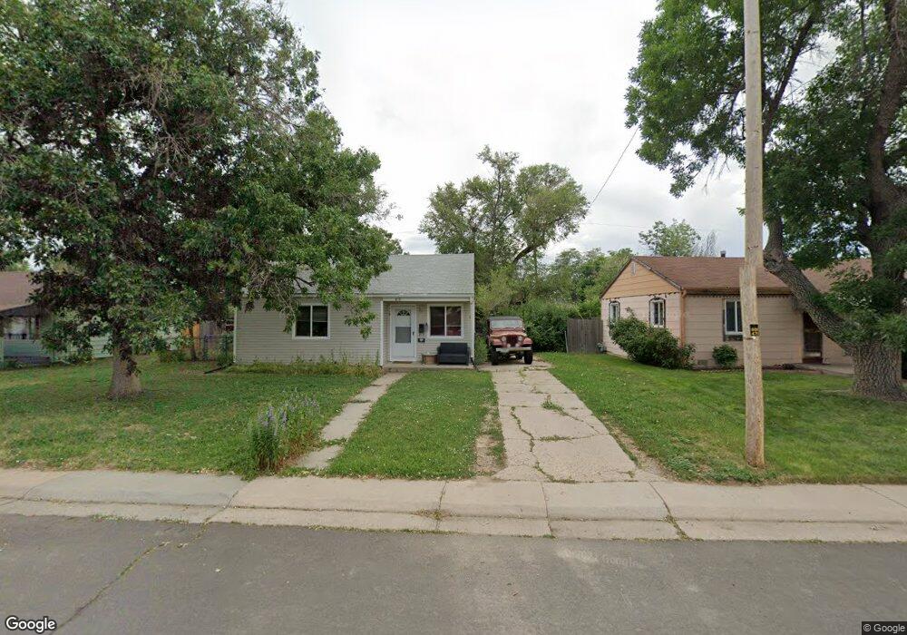 810 Macon St, Aurora, CO 80010 - photo 1