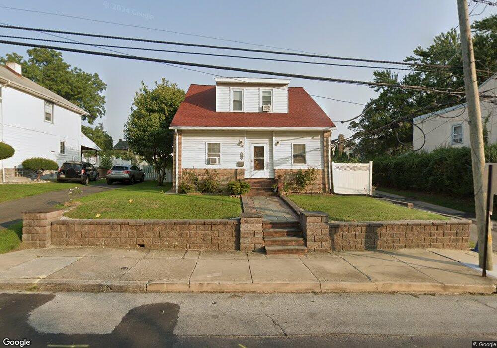 327 S Cedar Ln, Upper Darby, PA 19082 - photo 1