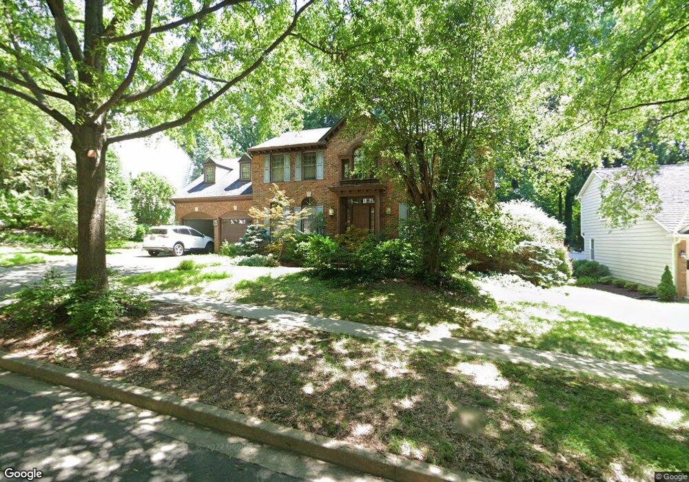 5621 Sugarbush Ln, Rockville, MD 20852 - photo 1