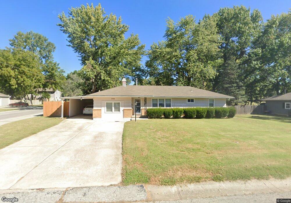 909 NW B St, Blue Springs, MO 64015 - photo 1