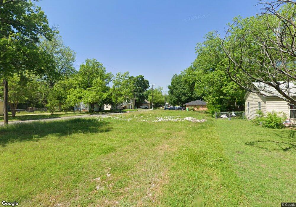1101 N Morris St, Gainesville, TX 76240 - photo 1