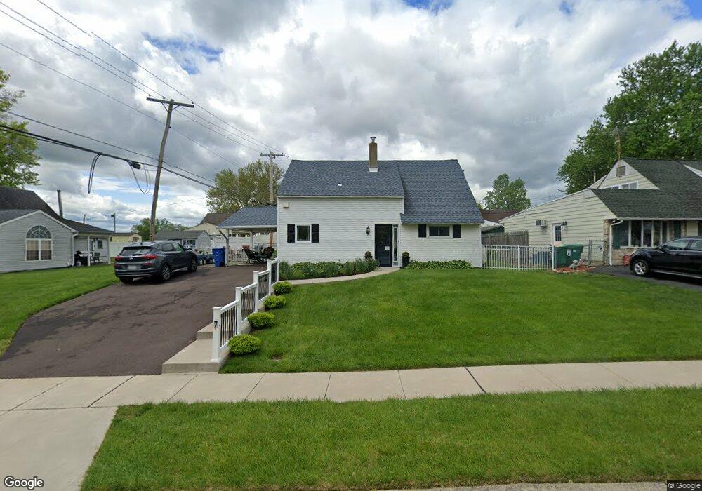 7 Azalea Ln, Levittown, PA 19055 - photo 1