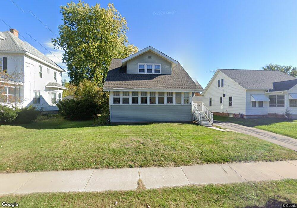 1242 Elmwood Ave, Oshkosh, WI 54901 - photo 1