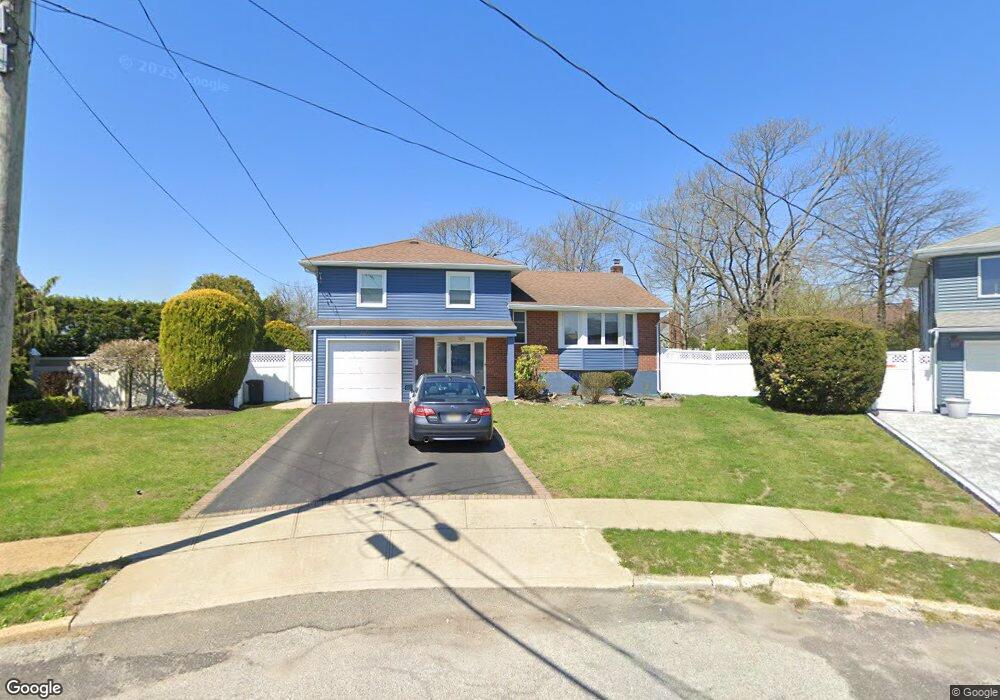 2535 Alvin Ct, Bellmore, NY 11710 - photo 1