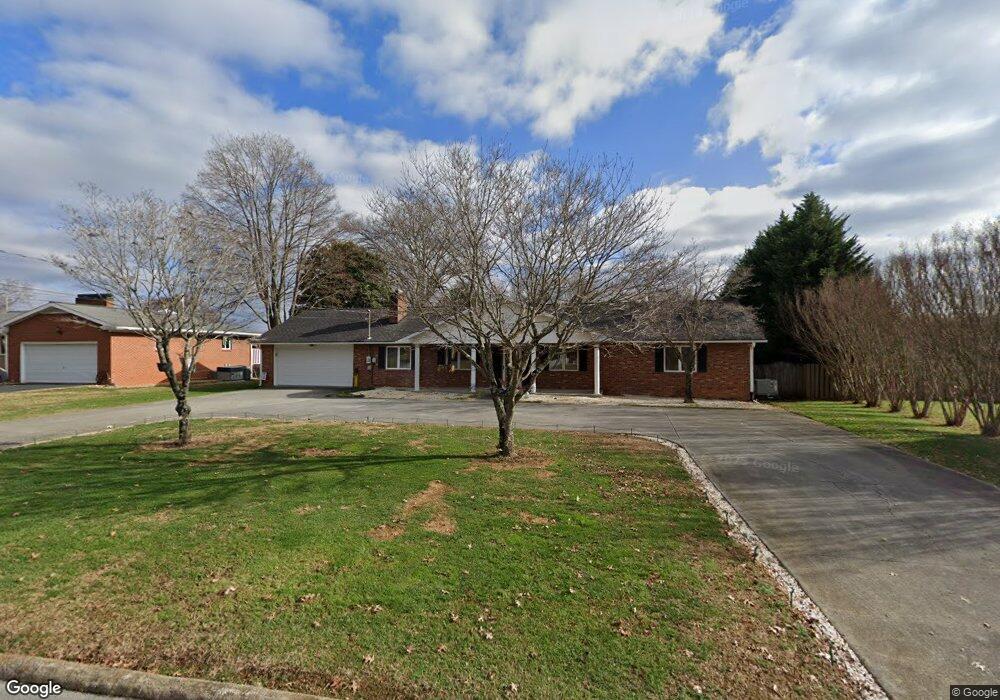 804 Ridgefield Dr, Johnson City, TN 37601 - photo 1