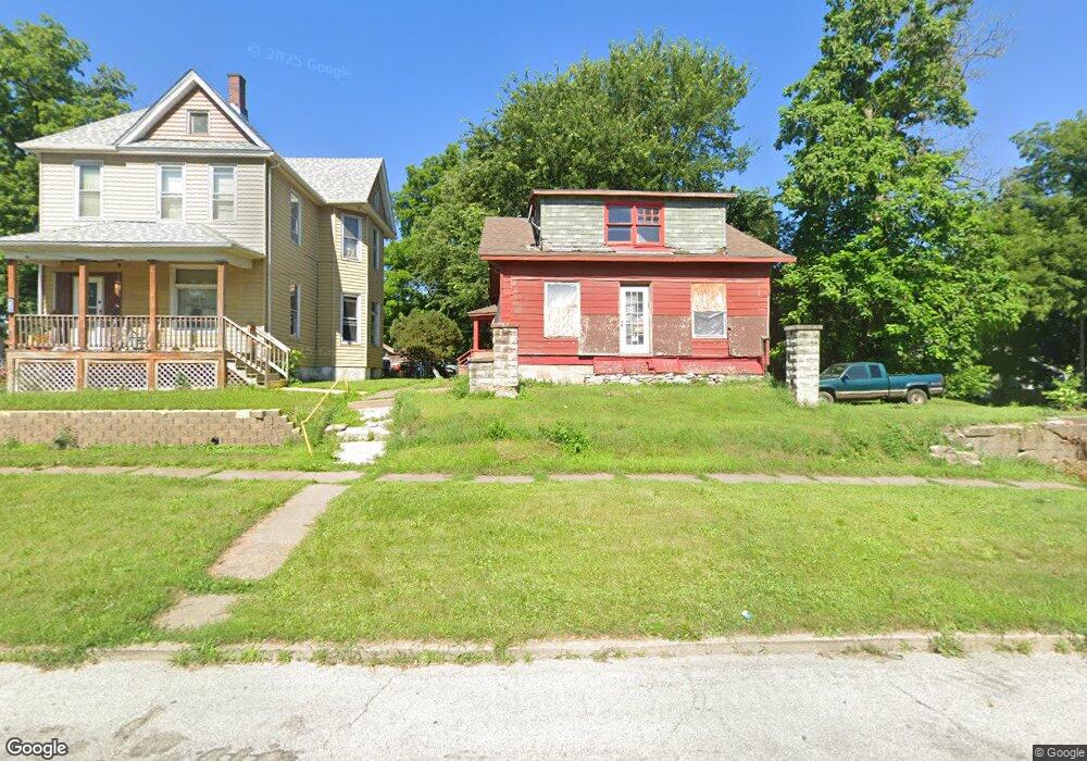 824 Warren St, Davenport, IA 52802 - photo 1