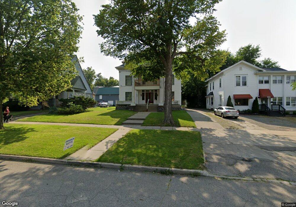 1025 N Washington Ave unit 10, Lansing, MI 48906 - photo 1