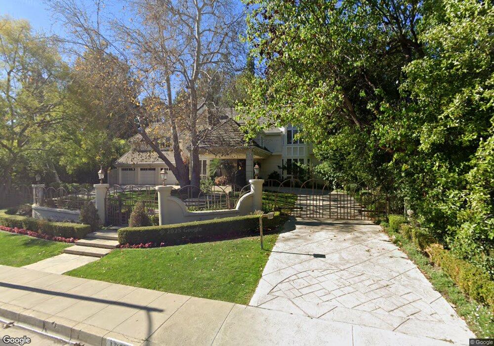 1015 Laurel Way, Beverly Hills, CA 90210 - photo 1