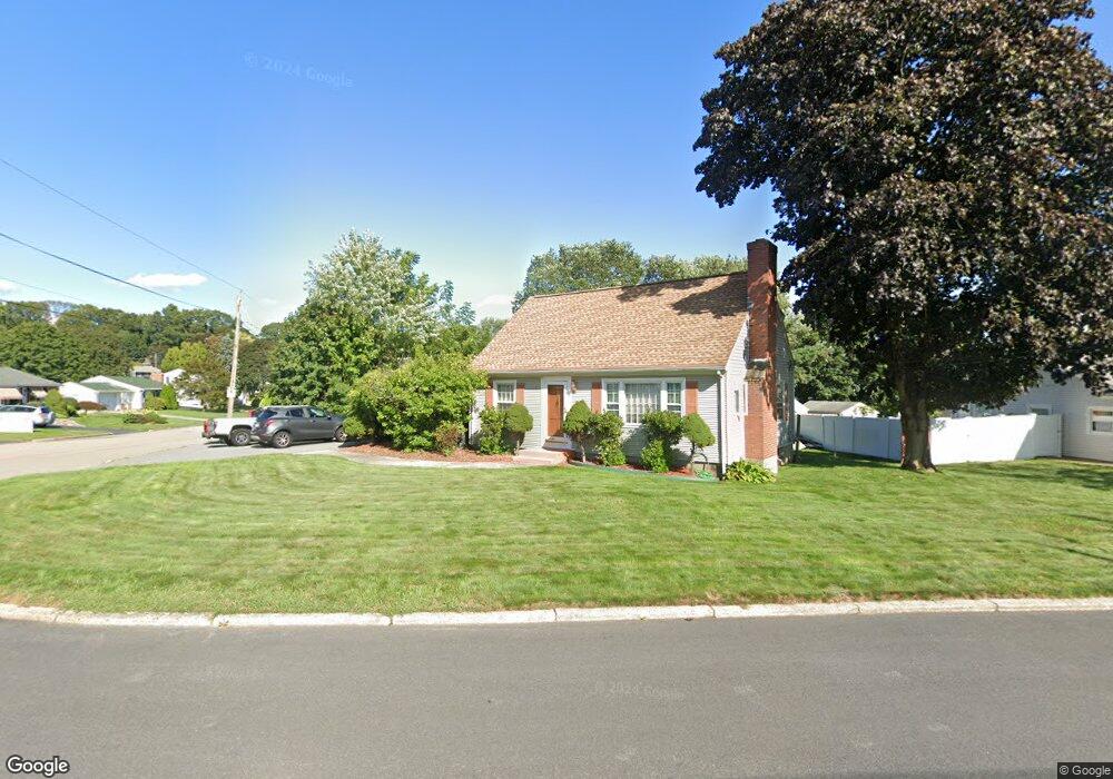 19 Meadowcrest Dr, Cumberland, RI 02864 - photo 1