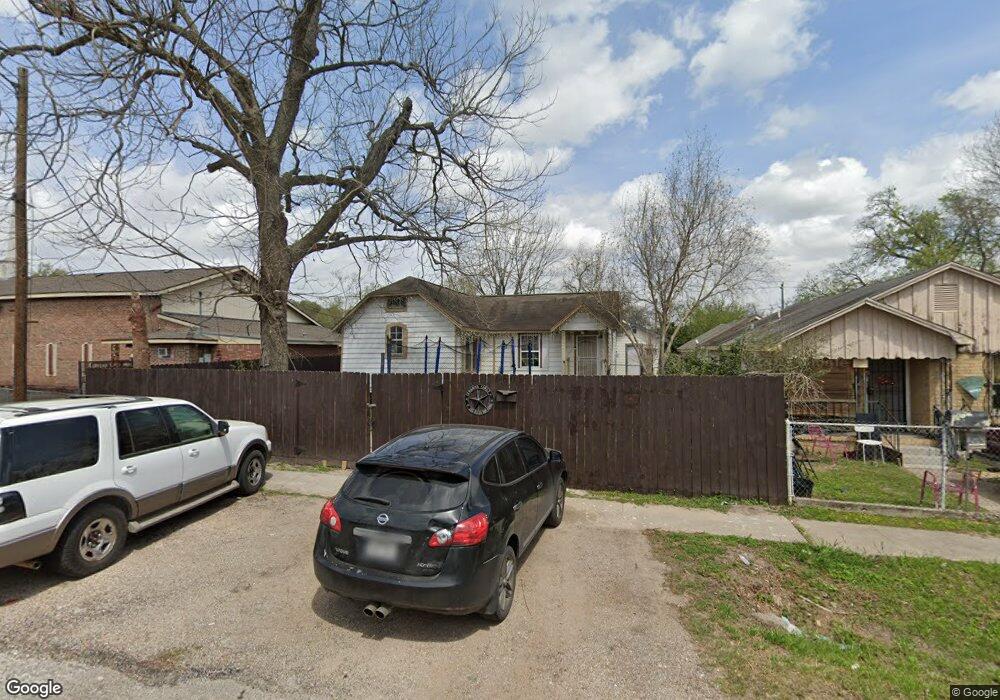 4605 Octavia St, Houston, TX 77026 - photo 1