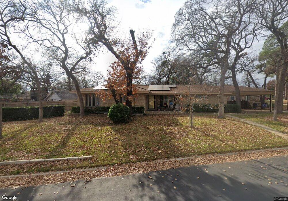 905 Trailwood Dr, Hurst, TX 76053 - photo 1