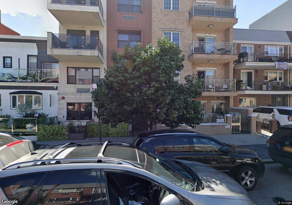 30-37 38 Th St unit 4 F, New York City, NY 11103 - photo 1