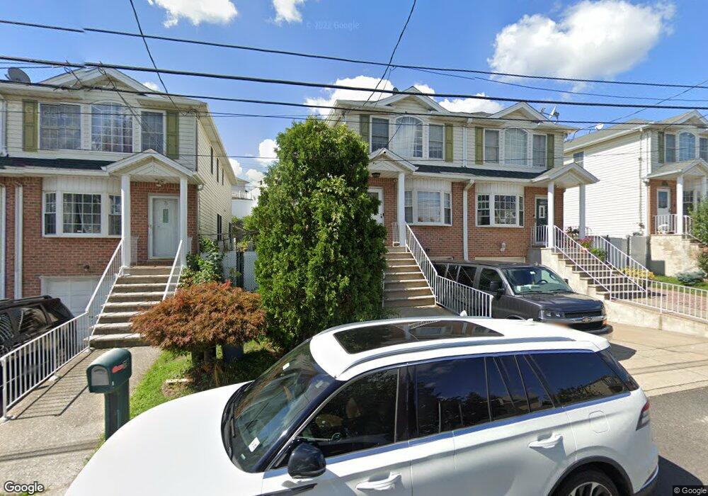 70 Railroad Ave, Staten Island, NY 10305 - photo 1