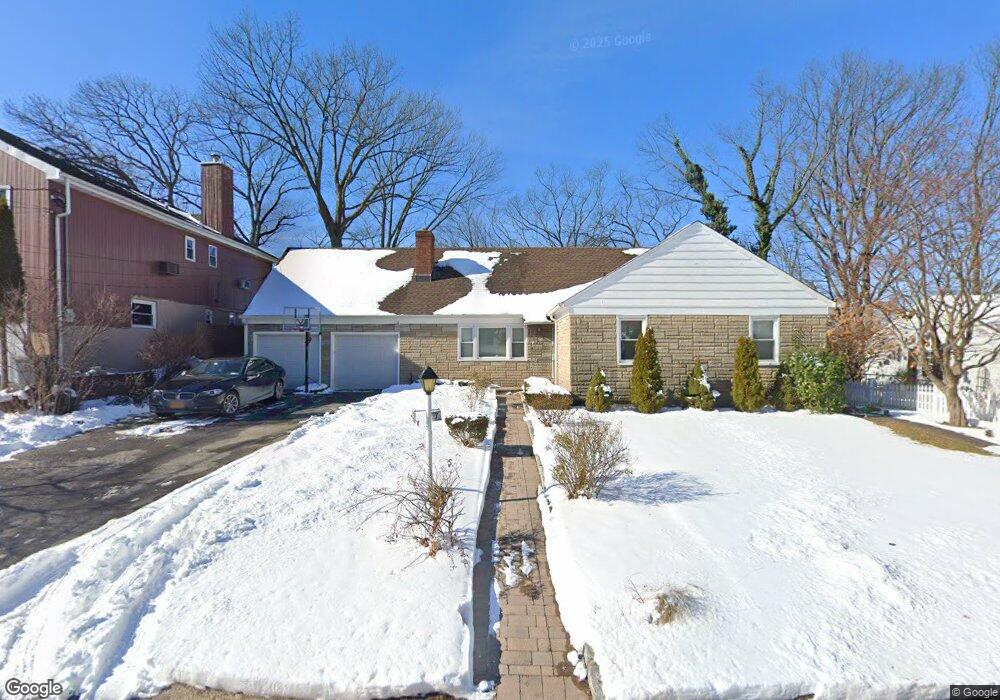 7 Lattin Dr, Yonkers, NY 10705 - photo 1