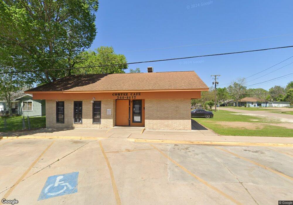 1821 13th St, Bay City, TX 77414 - photo 1