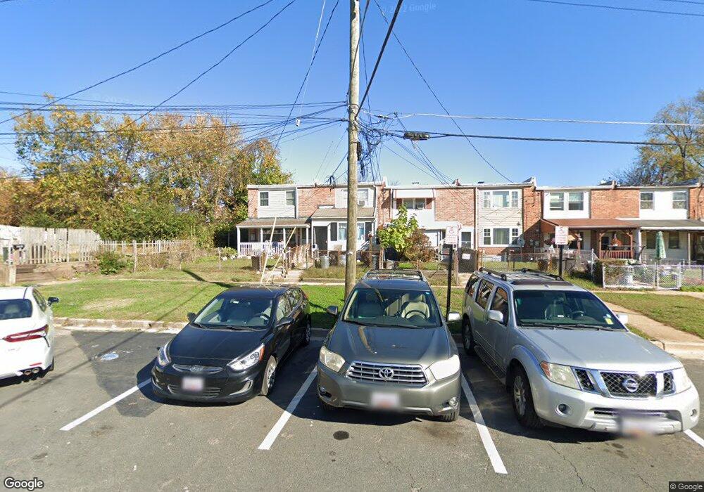 910 Catawba Ct, Halethorpe, MD 21227 - photo 1