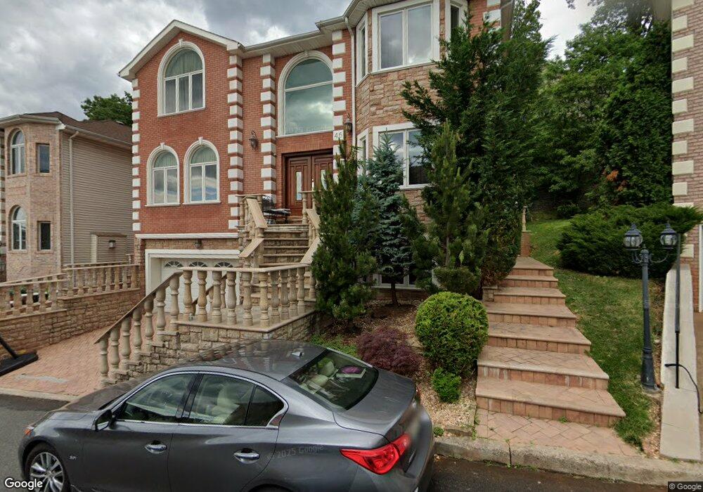 46 Michael Loop unit 2-B, Staten Island, NY 10301 - photo 1