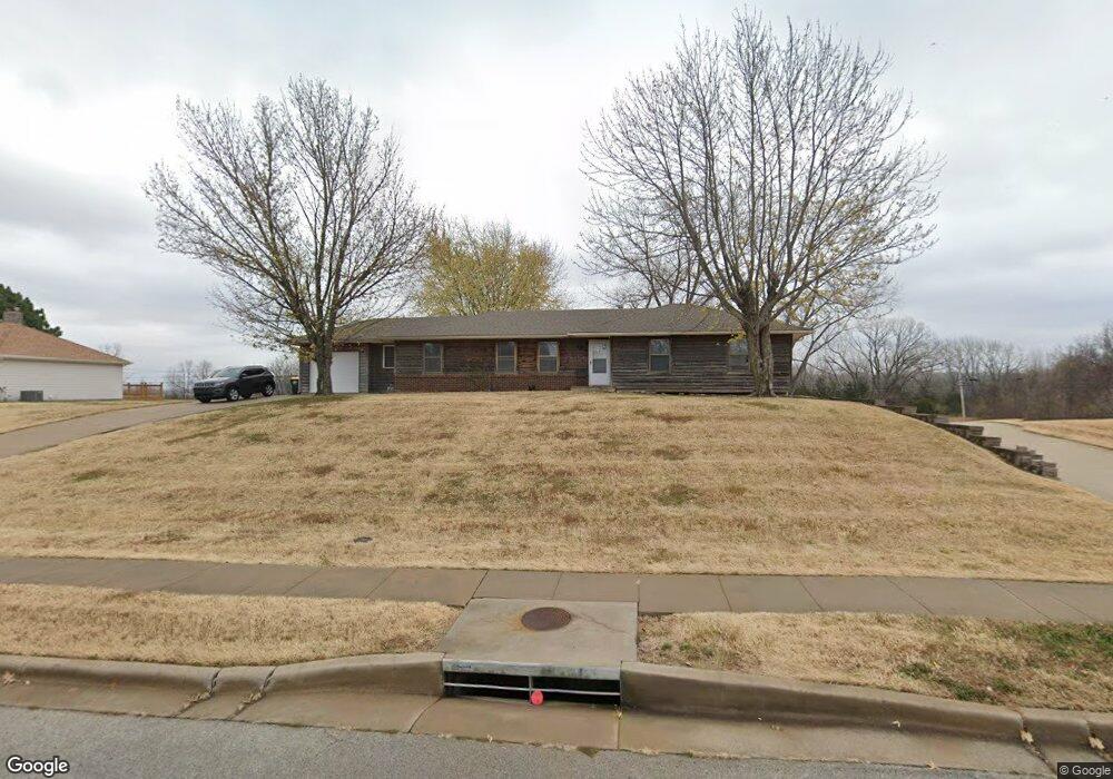 5527 Woodland Rd, Shawnee, KS 66218 - photo 1