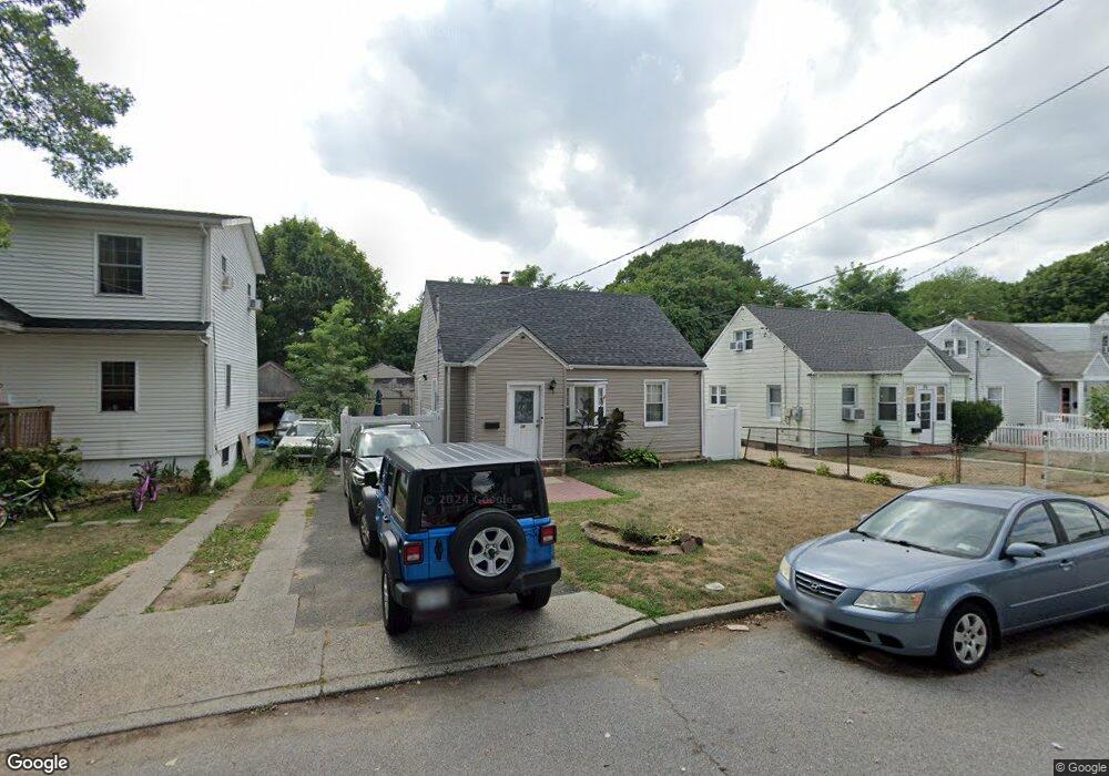 28 Parkside Rd, West Hempstead, NY 11552 - photo 1