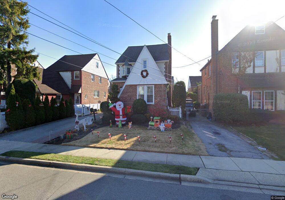 10 Dubonnet Rd, Valley Stream, NY 11581 - photo 1