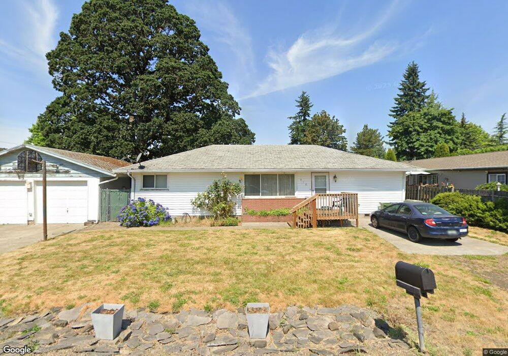 910 SE Locust St, Dundee, OR 97115 - photo 1