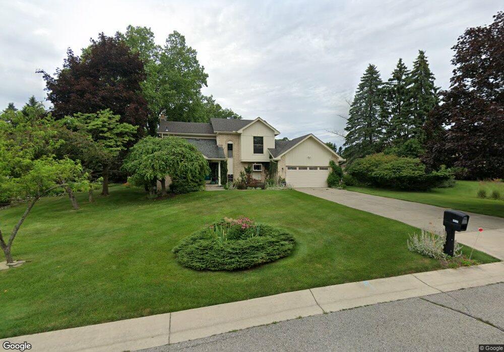 5260 Pleasant View Ct, West Bloomfield, MI 48323 - photo 1