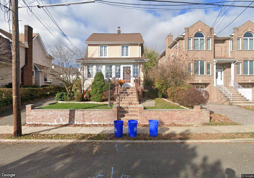 715 Kingsland Ave, Ridgefield, NJ 07657 - photo 1