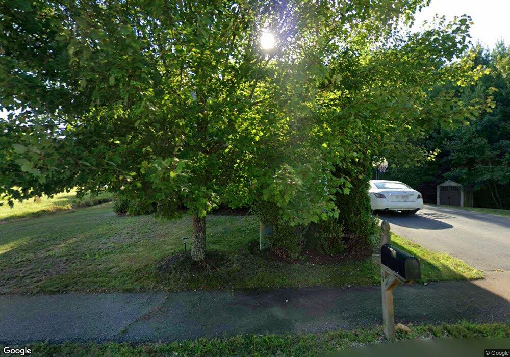 8 Captain Hall Rd, Middleborough, MA 02346 - photo 1