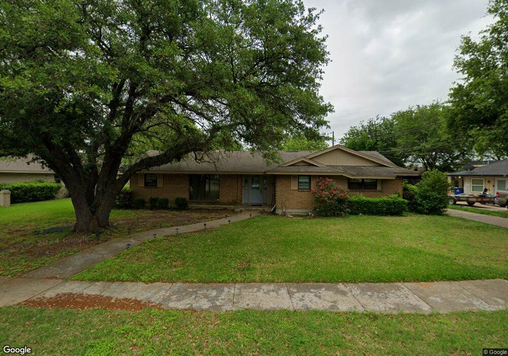 1709 Charlottsville Dr, Ennis, TX 75119 - photo 1