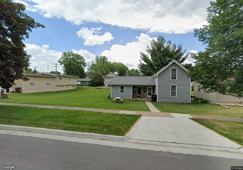 1027 W 11th St, Cedar Falls, IA 50613 - photo 1