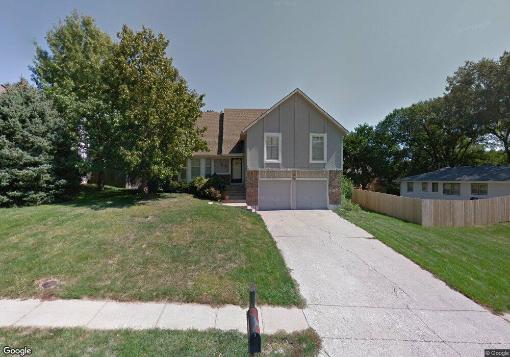 8637 Dice Ln, Lenexa, KS 66215 - photo 1