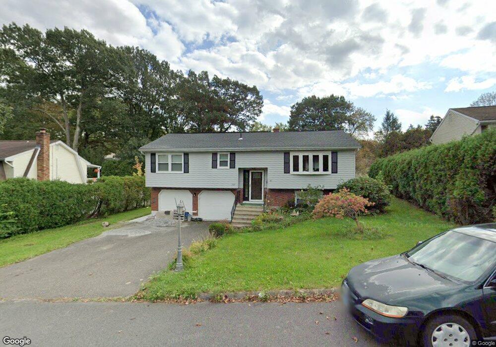 157 Carriage Dr, Waterbury, CT 06708 - photo 1