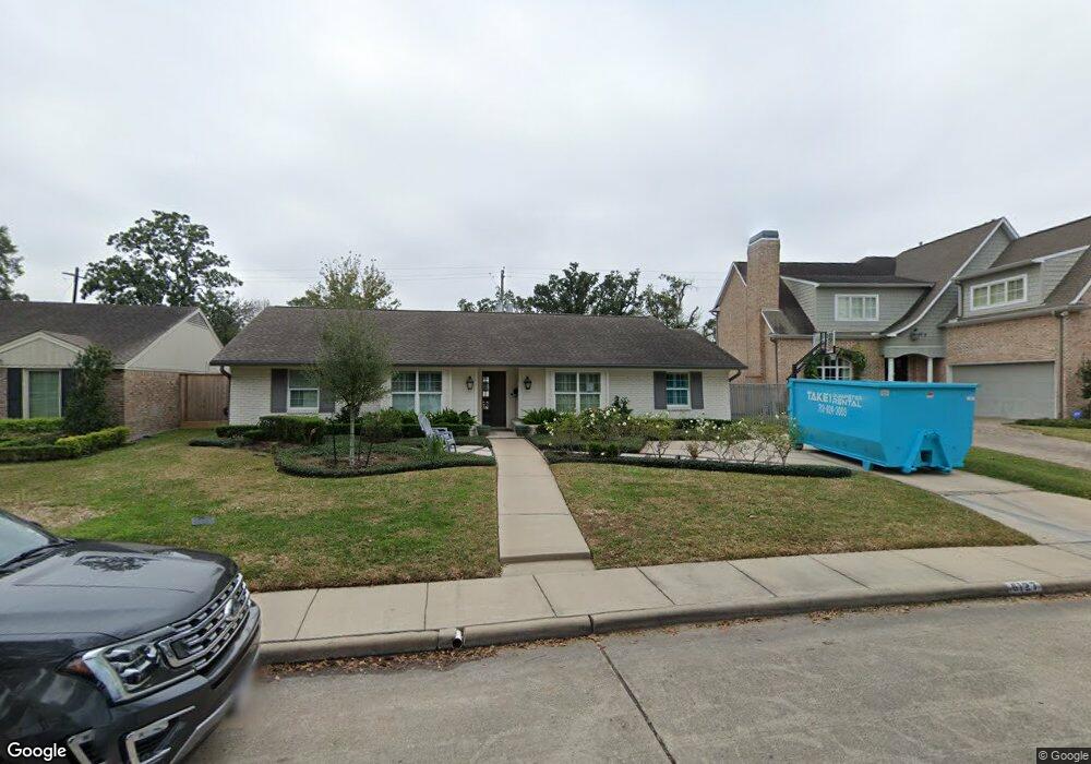 6127 Meadow Lake Ln, Houston, TX 77057 - photo 1