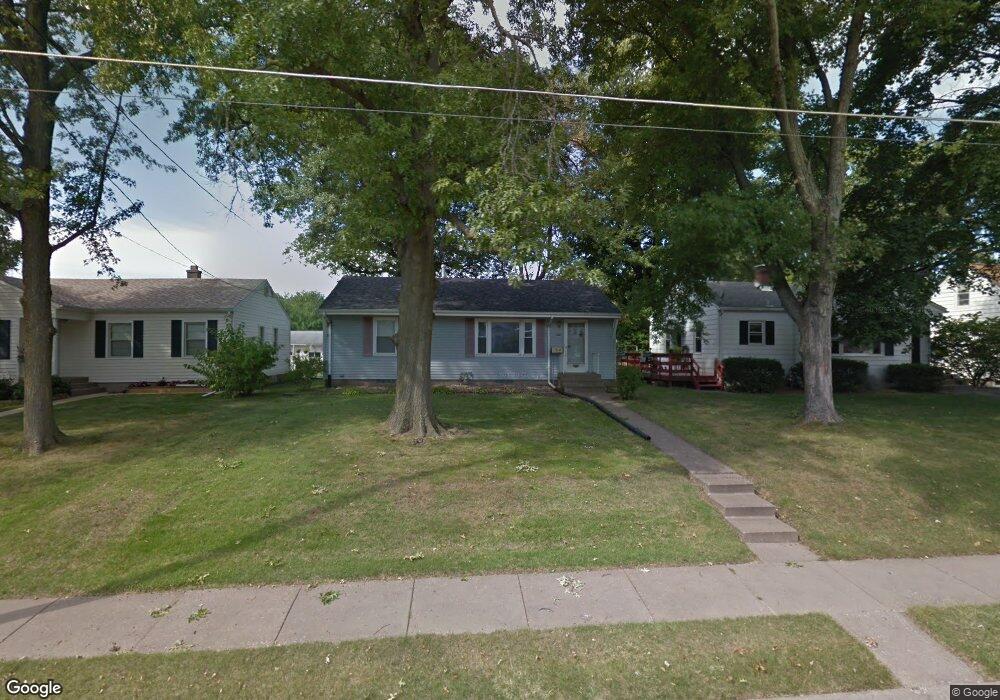 1608 Cedar St, Davenport, IA 52804 - photo 1