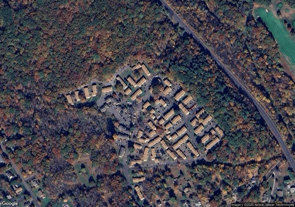 145 Lantern Park Dr unit 5, Naugatuck, CT 06770 - photo 1