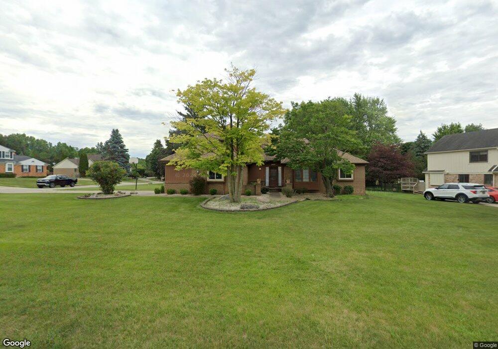 5235 Pleasant View Ct, West Bloomfield, MI 48323 - photo 1