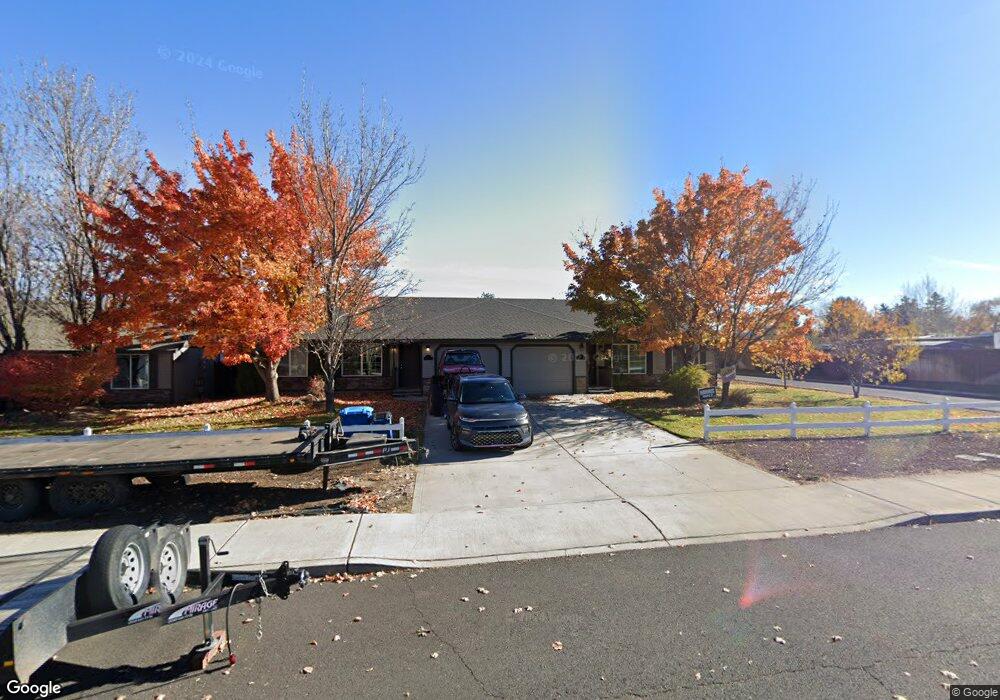 2352 SW 29th St, Redmond, OR 97756 - photo 1