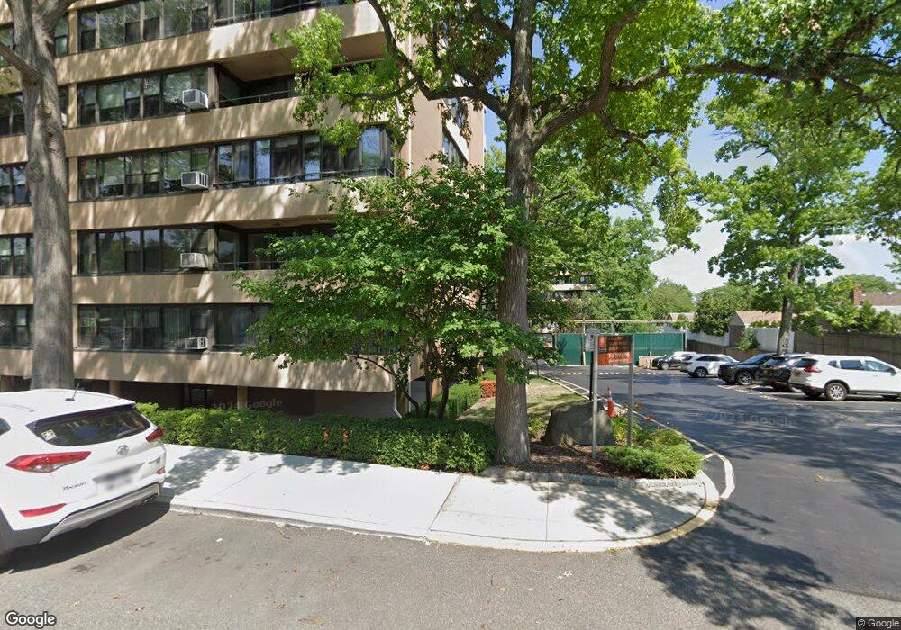 LeHavre on the Water unit 9B, Beechhurst, NY 11357 - photo 1