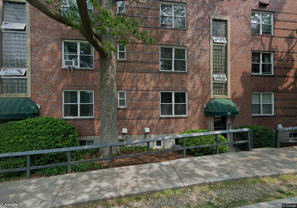 42 Dean Rd unit 3, Brookline, MA 02445 - photo 1