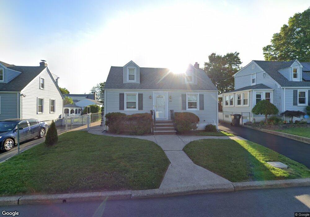 125 Oak St, Avenel, NJ 07001 - photo 1