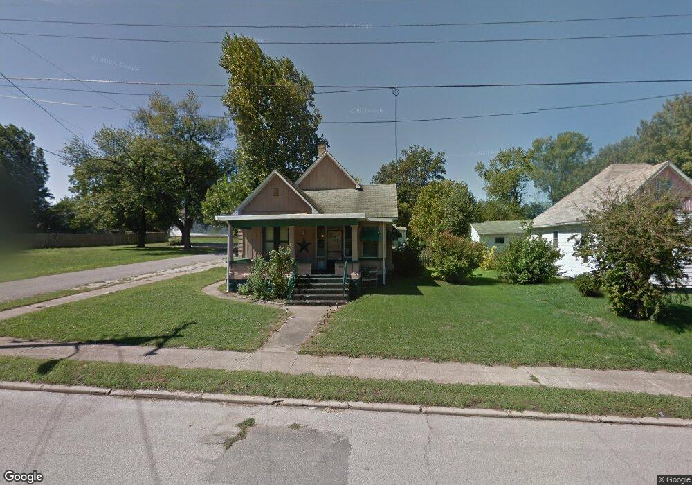 318 S Main St, Bicknell, IN 47512 - photo 1