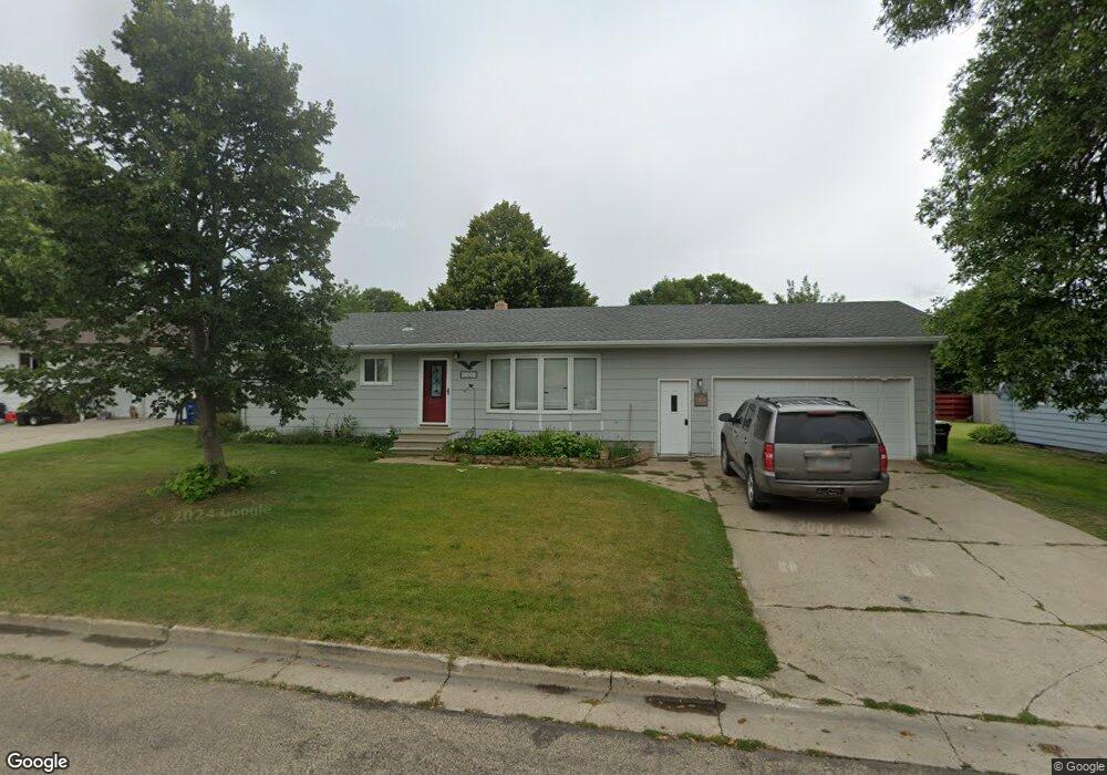 1006 5th Ave SW, Jamestown, ND 58401 - photo 1