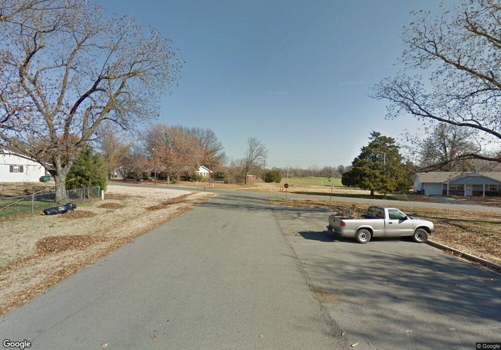 304 E Cedar St, Muskogee, OK 74403 - photo 1