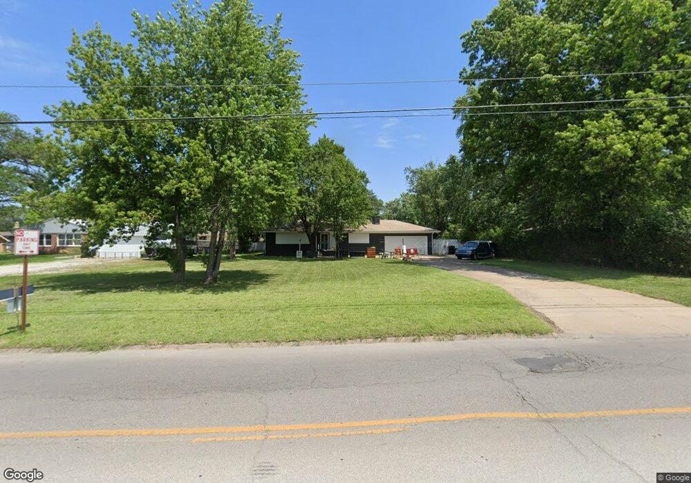 1816 SW 37th St, Topeka, KS 66611 - photo 1