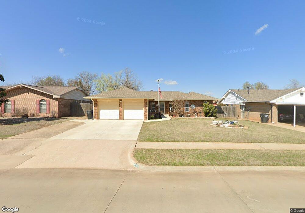 1009 NE 4th St, Moore, OK 73160 - photo 1