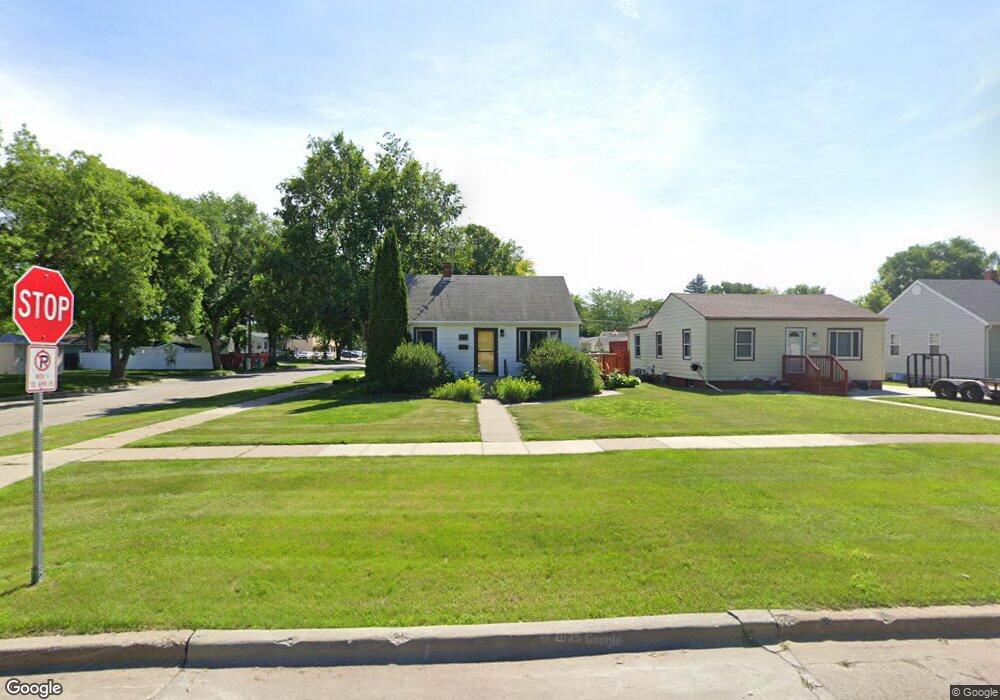 1502 14th St S, Fargo, ND 58103 - photo 1