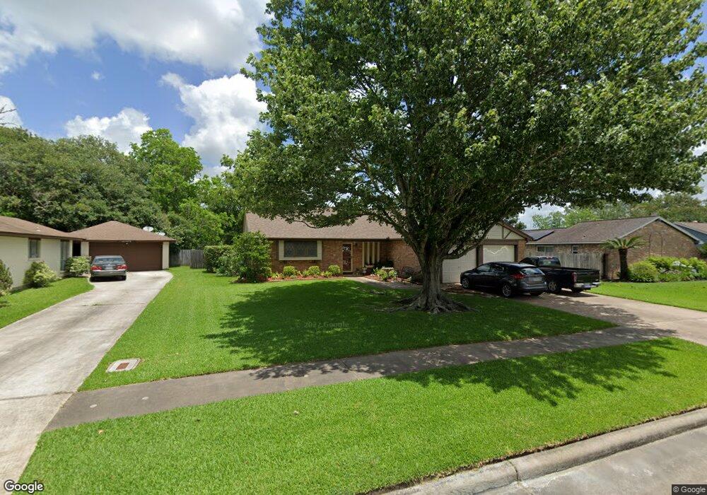 651 E Castle Harbour Dr, Friendswood, TX 77546 - photo 1